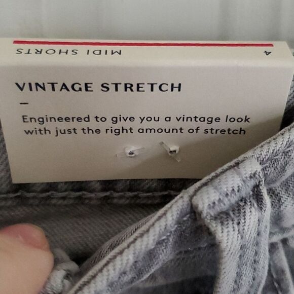 Universal Thread Grey Midi Shorts with Vintage Stretch - Picture 4 of 12